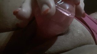 PUSSY SQUIRTING HUGE CLIT AWESOME